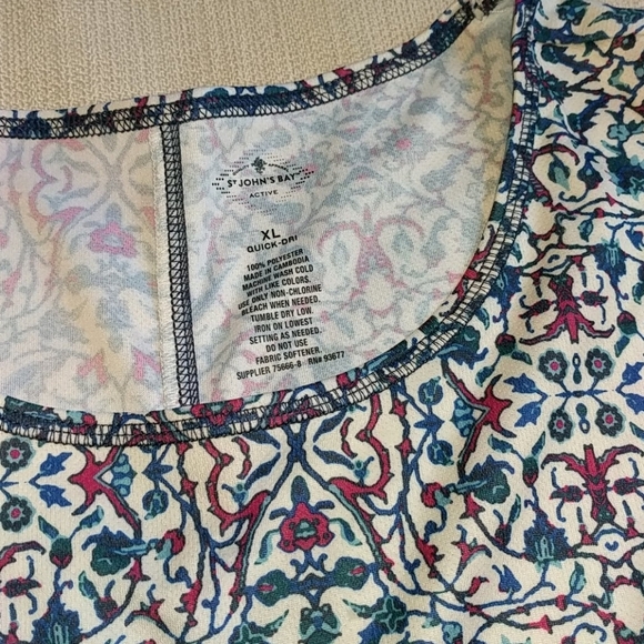 St. John’s Bay Active Shirt - Picture 3 of 4